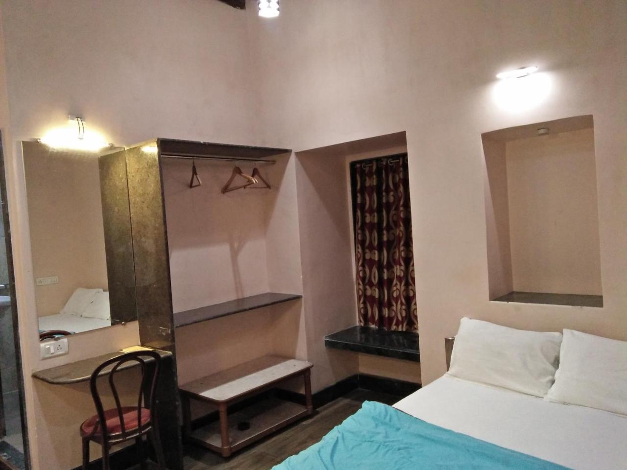 Hotel Blue Bird Colaba Mandve Exterior photo