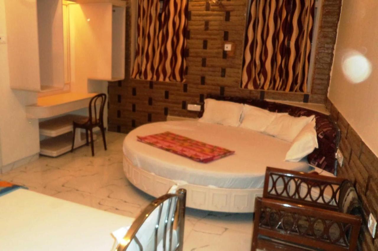 Hotel Blue Bird Colaba Mandve Exterior photo
