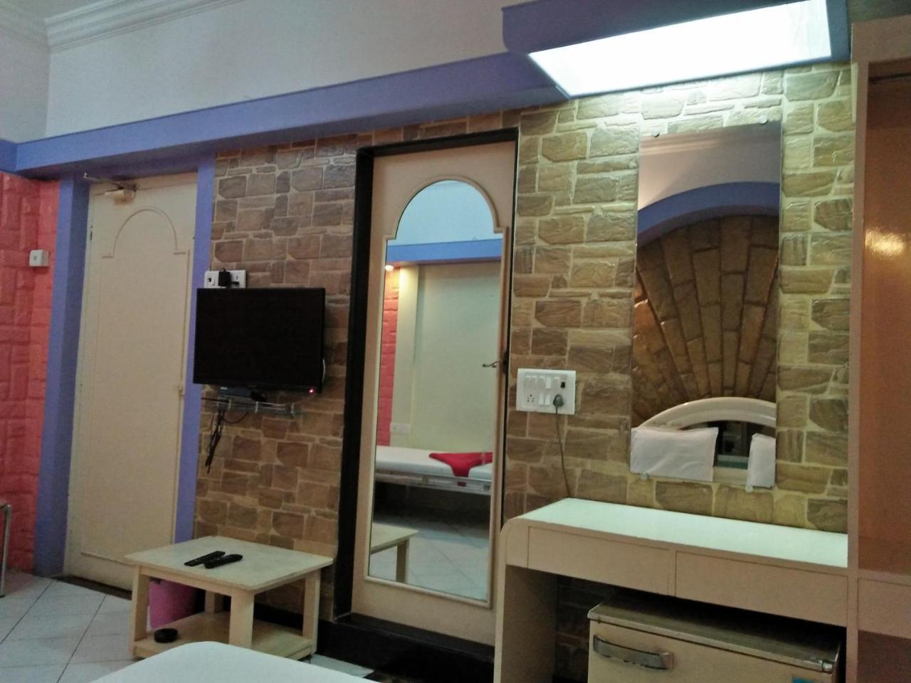 Hotel Blue Bird Colaba Mandve Exterior photo
