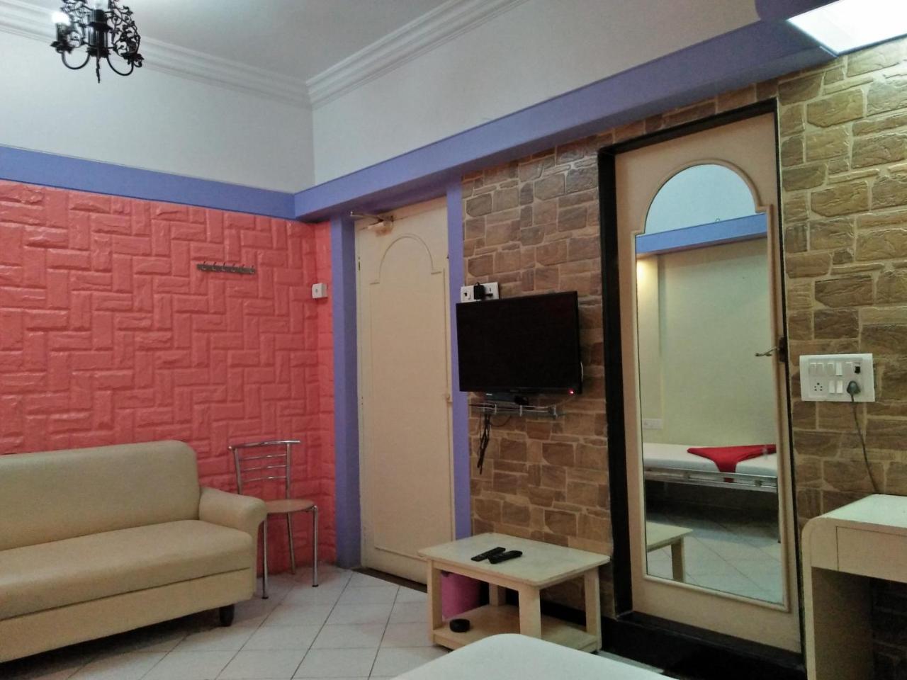 Hotel Blue Bird Colaba Mandve Exterior photo