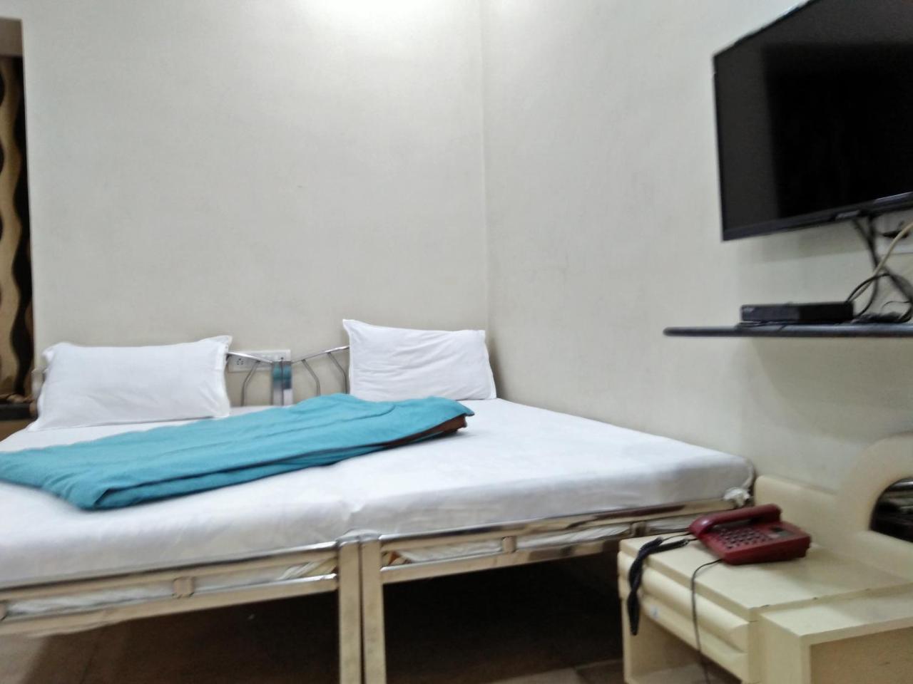Hotel Blue Bird Colaba Mandve Exterior photo