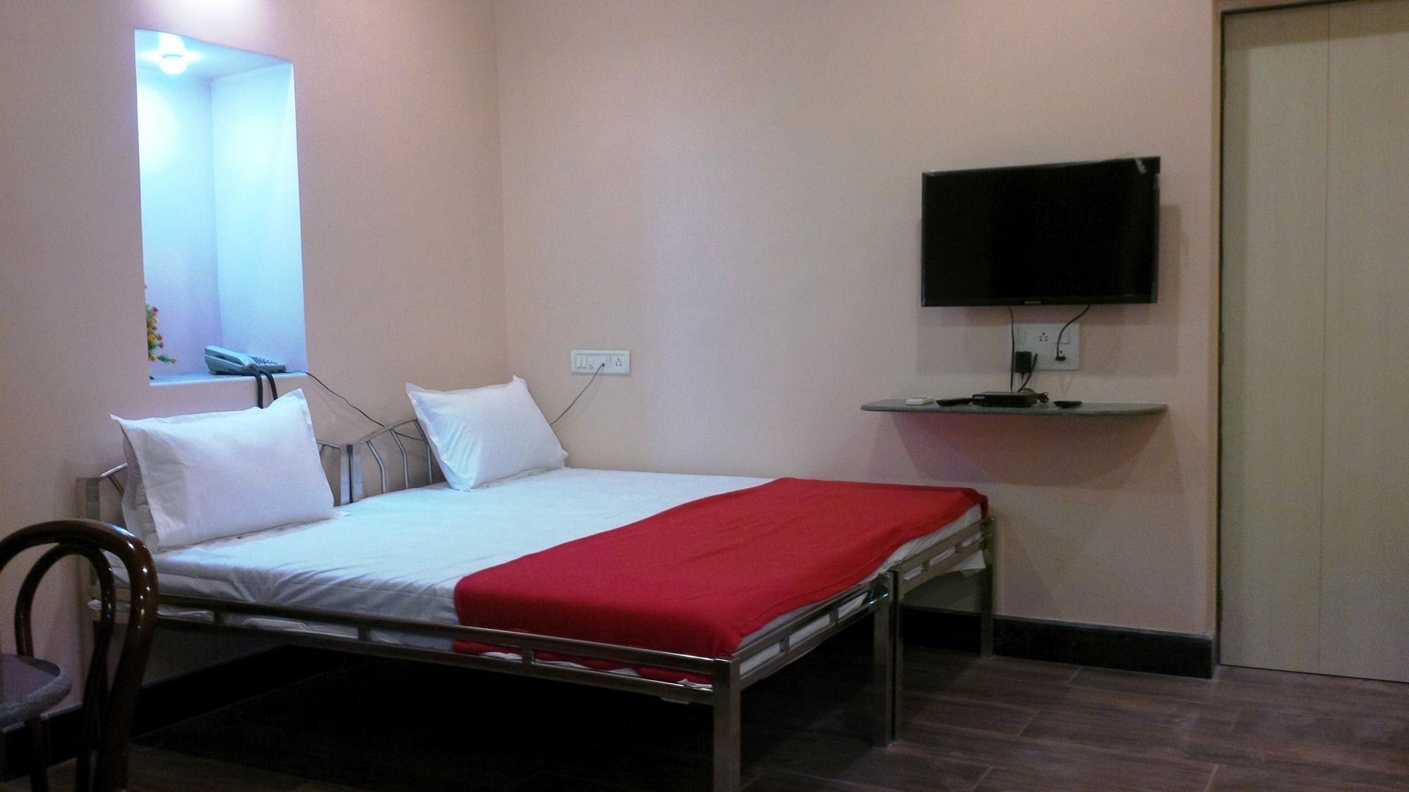Hotel Blue Bird Colaba Mandve Exterior photo